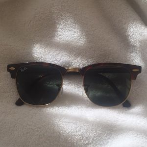 Ray-Ban Clubmaster Classic Tortoise